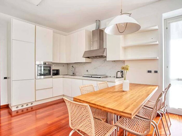 Appartamento bilocale in affitto in Largo la Foppa, Moscova, Milano