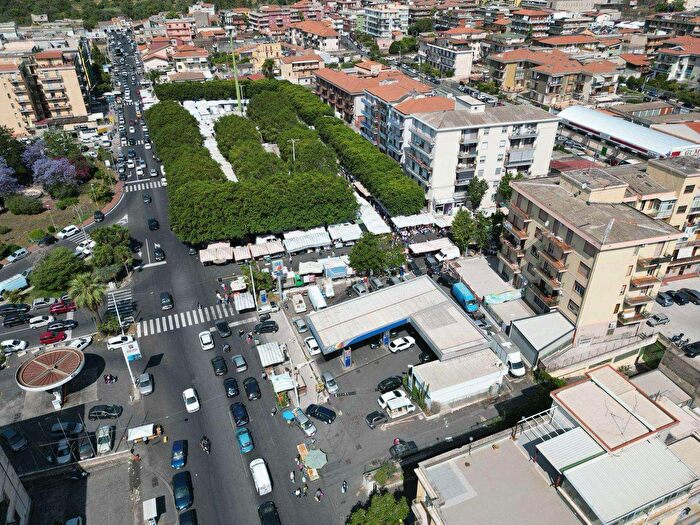 Appartamento quadrilocale in vendita in Viale Mario Rapisardi, Catania