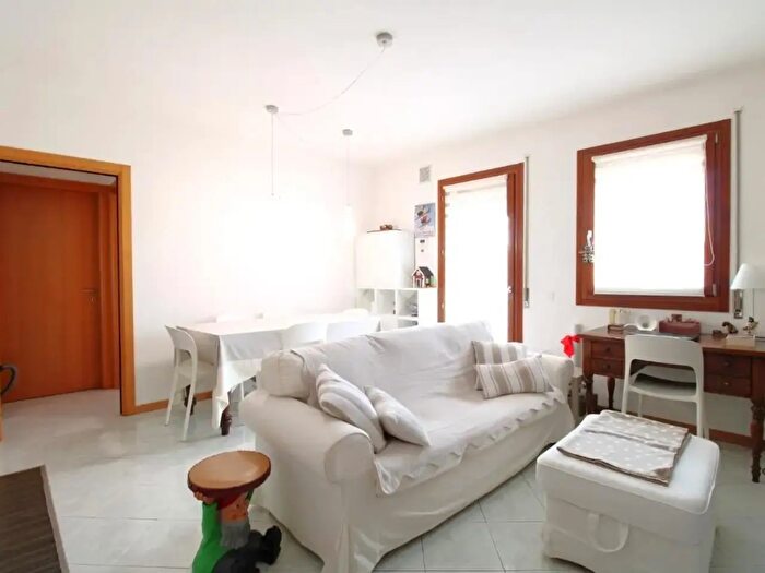 Appartamento bilocale in vendita in Strada del Pasubio, Vicenza