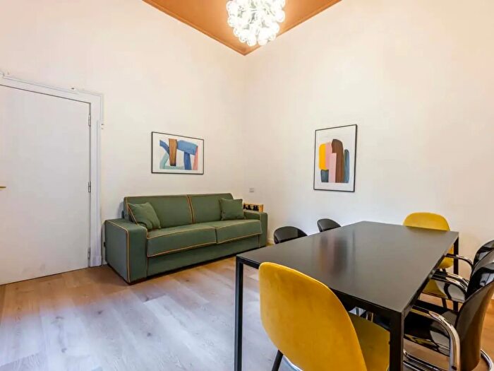 Appartamento monolocale in affitto in Via della Spiga, Milano