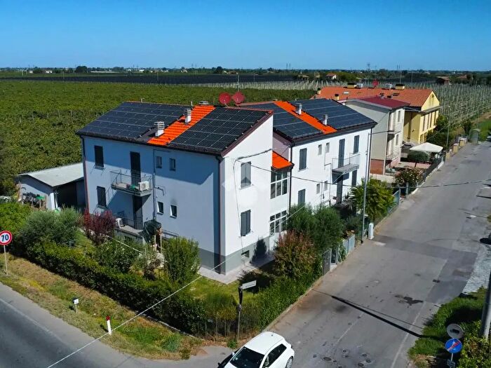 Appartamento trilocale in vendita in Via Gradasso, Castel Bolognese
