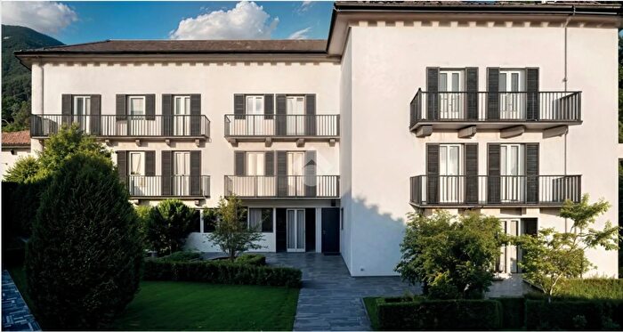 Appartamento bilocale in vendita in Via per Esino, Perledo