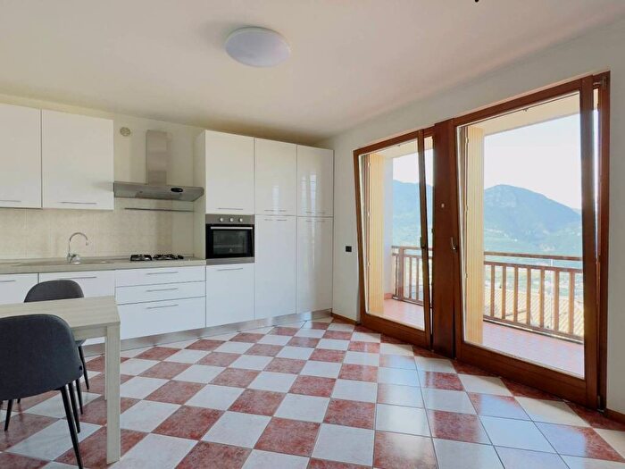 Appartamento trilocale in affitto in Via del Biancospino, Muralta Martignano, Trento