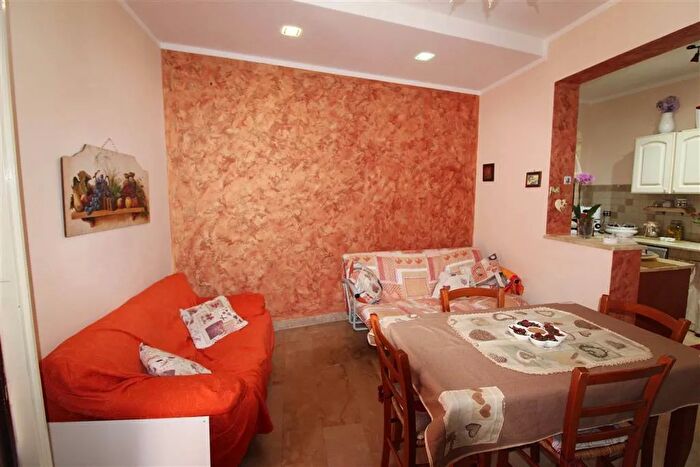 Casa quadrilocale in vendita in Via Rossini, Lentini