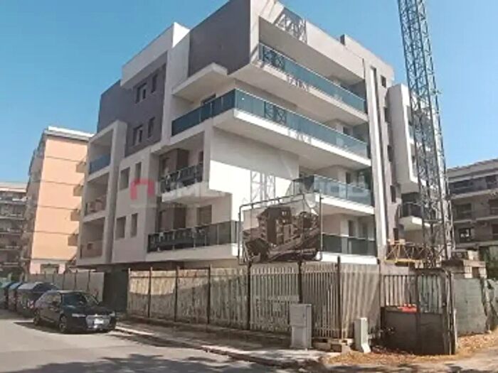 Appartamento trilocale in vendita in Via Giuseppe Imperiale, Foggia