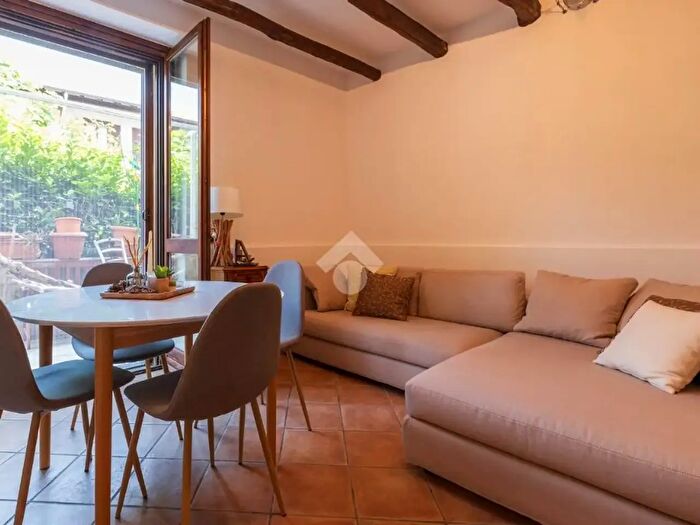 Casa trilocale in vendita in Via Italia, Marnate