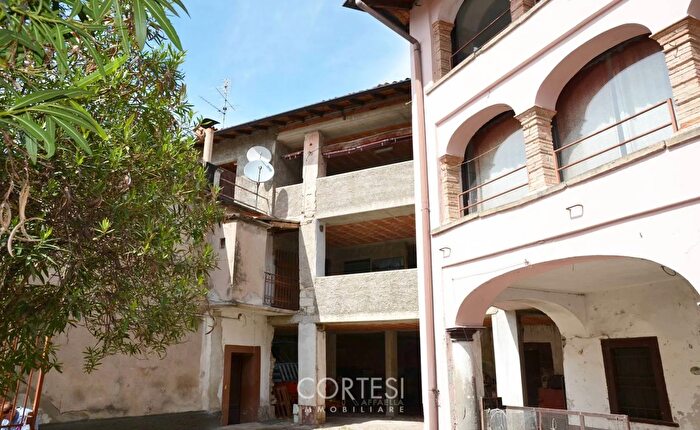 Appartamento con 5 locali in vendita in Via Antonio Locatelli Berzo San Fermo, Berzo San Fermo