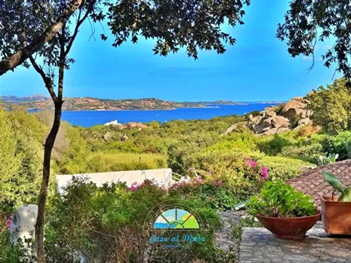 Casa quadrilocale in vendita in Punta Sardegna, Palau