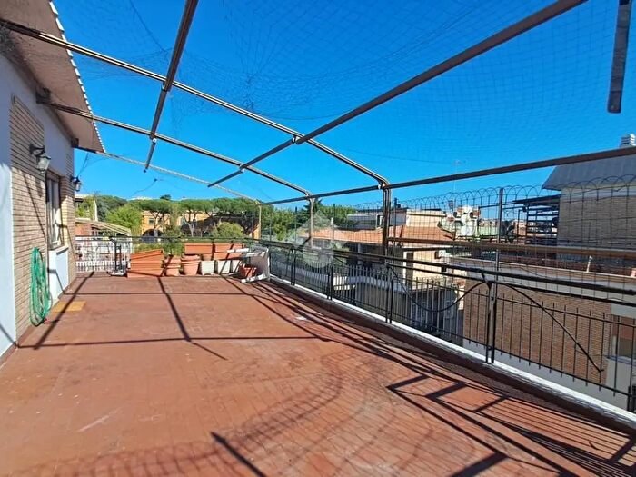 Appartamento trilocale in vendita in Via Riccardo Bianchi, Roma
