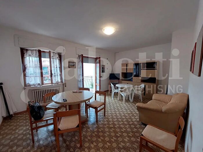 Appartamento con 5 locali in vendita in Via Messina, Tortoreto