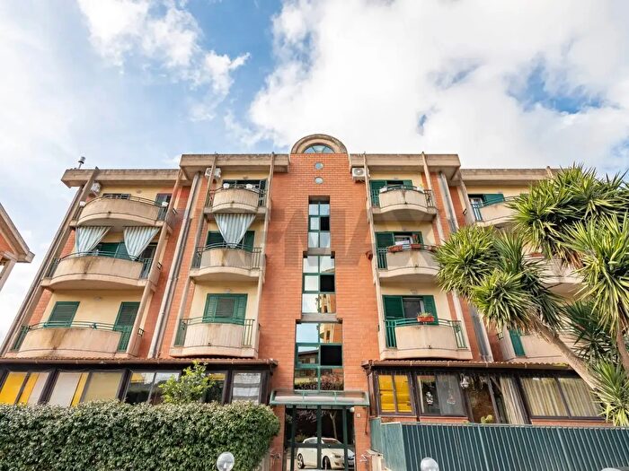 Appartamento con 5 locali in vendita in Via Mario Scelba, Caltagirone