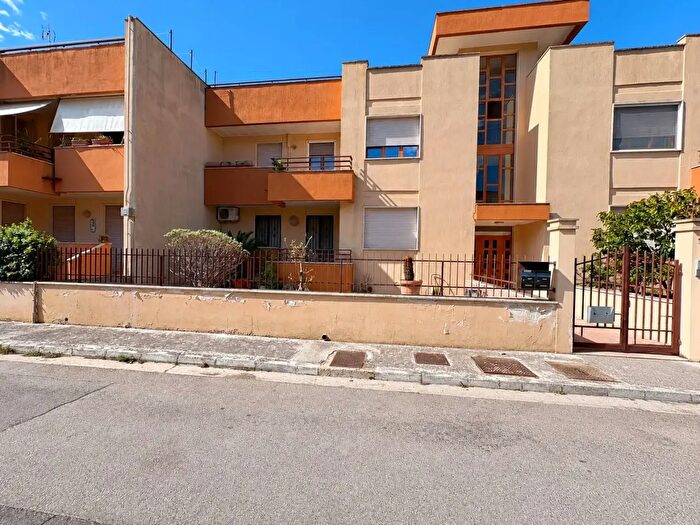 Appartamento con 7 locali in vendita in Via Lago di Iseo, Galatina