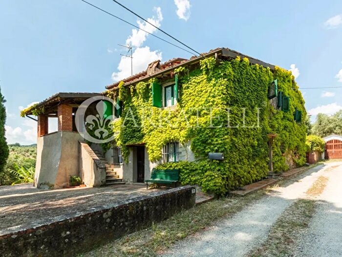 Casa con 15 locali in vendita in Via Spicchio, Lamporecchio