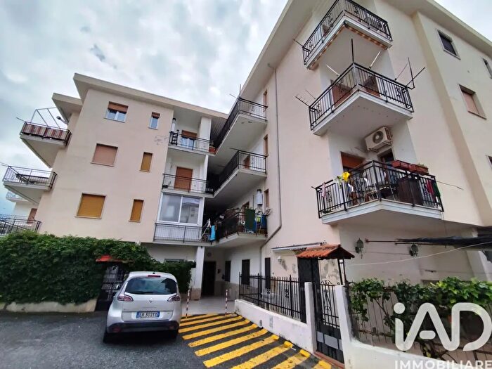 Appartamento trilocale in vendita in Viale Primo Maggio Snc, Scalea