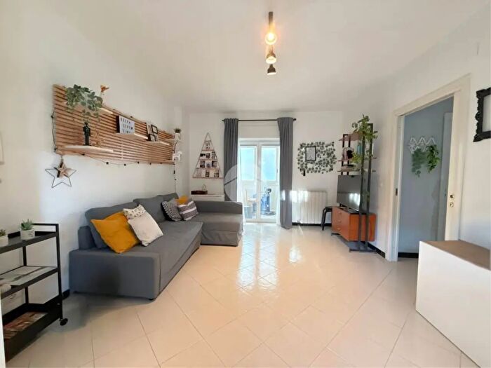 Appartamento trilocale in vendita in Via Arrigo Boito, Caserta