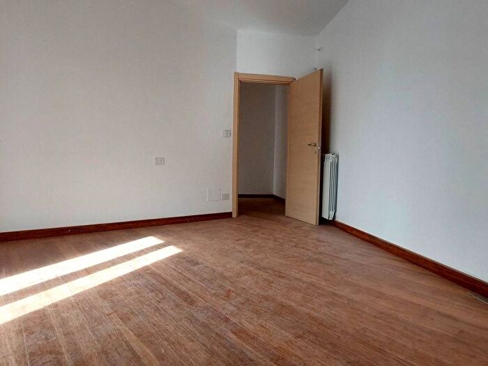 Appartamento trilocale in affitto in Viale Tancredi Galimberti, Centro, Valenza