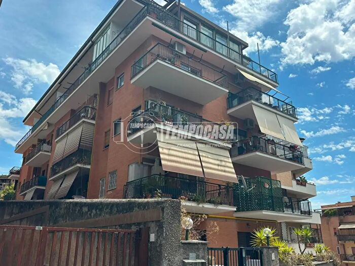 Appartamento monolocale in vendita in Via Gradoli, Roma