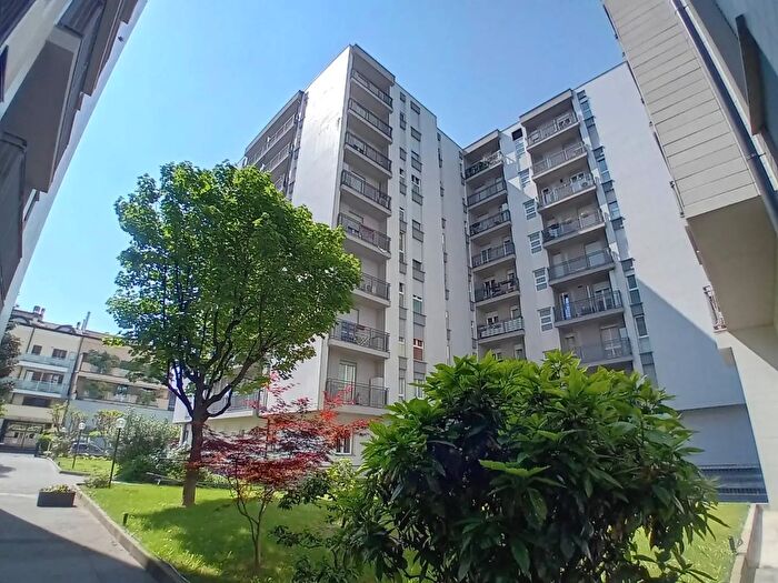 Appartamento bilocale in affitto in Via Giuseppe Candiani, Milano