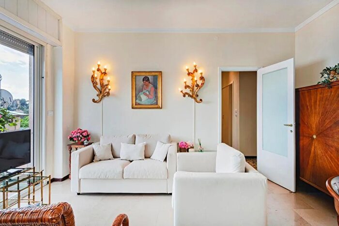 Appartamento con 5 locali in affitto in Via Monsignor Agostino Giustiniani, Rapallo