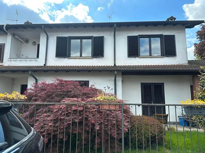 Casa con 5 locali in vendita in Tromello