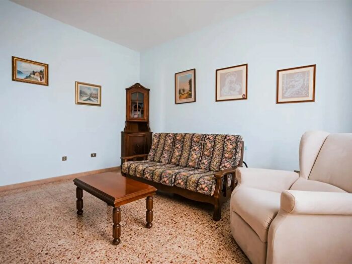 Appartamento trilocale in vendita in Cecina