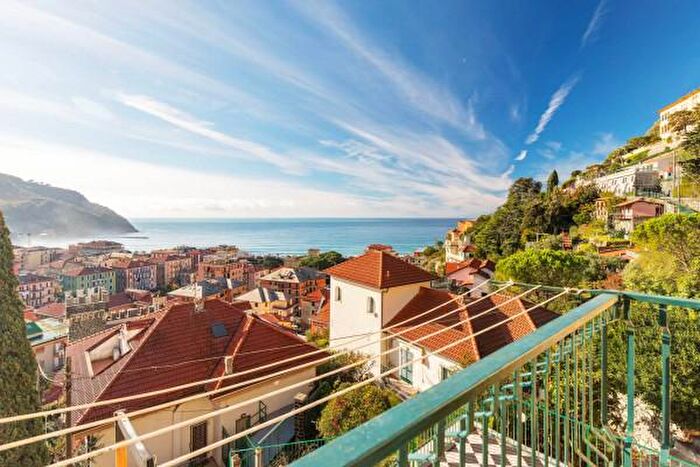 Appartamento trilocale in vendita in Via Trento E Trieste, Levanto