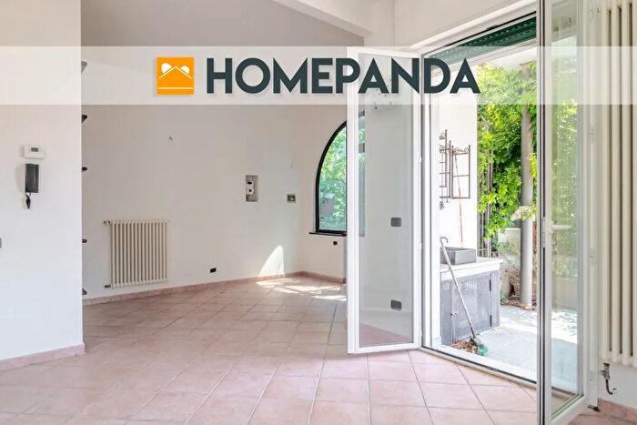 Appartamento con 5 locali in vendita in Via Prino Inferiore, Cogoleto