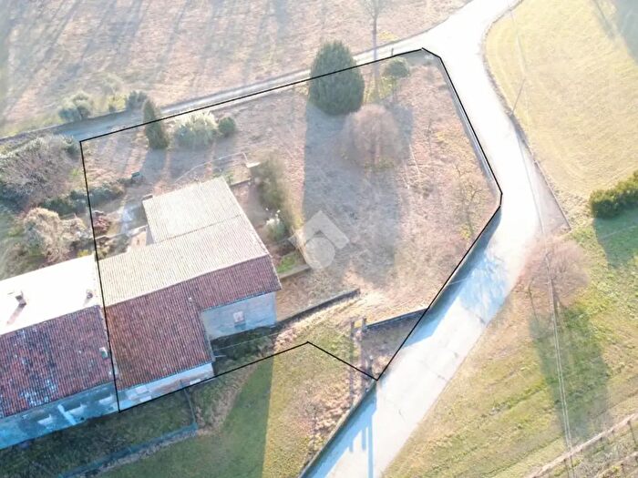 Casa con 6 locali in vendita in Strada Aronco, Piverone