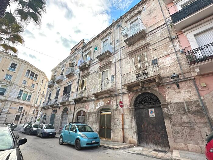 Appartamento trilocale in vendita in Via Porta Reale, Barletta