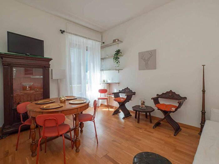 Appartamento trilocale in affitto in Via Sambuco, Ticinese, Milano