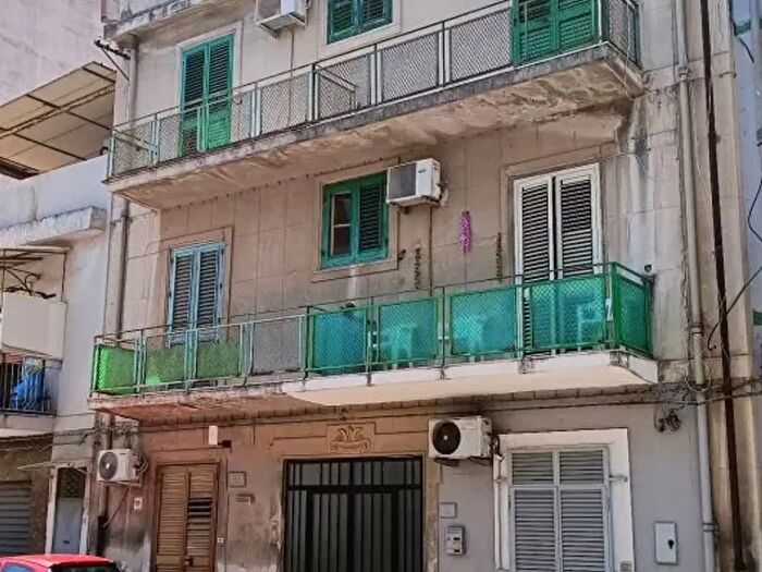 Appartamento quadrilocale in vendita in Via Palermo, Messina