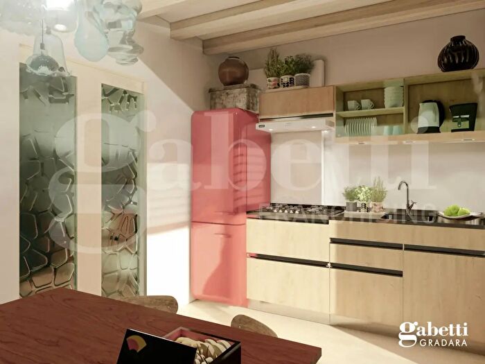 Appartamento trilocale in vendita in Via Mortola Snc, Gradara