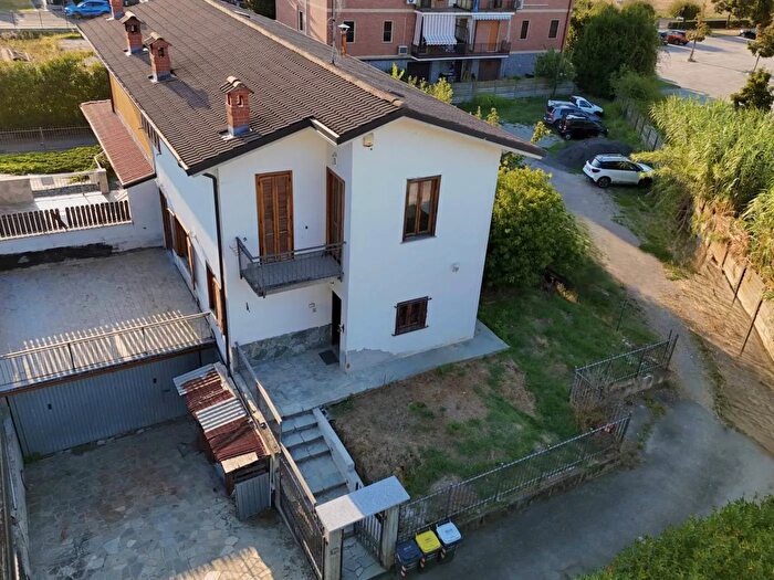 Casa quadrilocale in vendita in Corso Silvio Pilotti Tortona Alessandria, Tortona