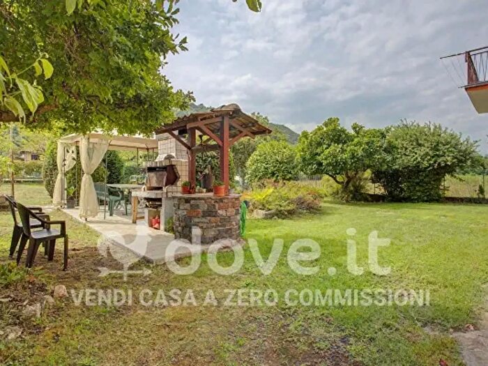 Casa con 5 locali in vendita in Via Molino, Laveno Mombello