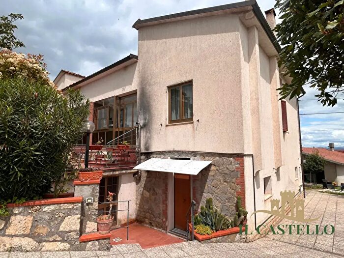 Casa quadrilocale in vendita in Via Campo Boario, Castiglione Del Lago