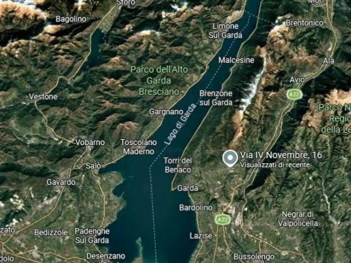 Casa con 9 locali in vendita in Strada della Valsorda, Bardolino