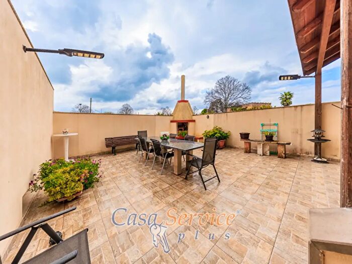 Appartamento con 6 locali in vendita in Via Garibaldi, Alezio