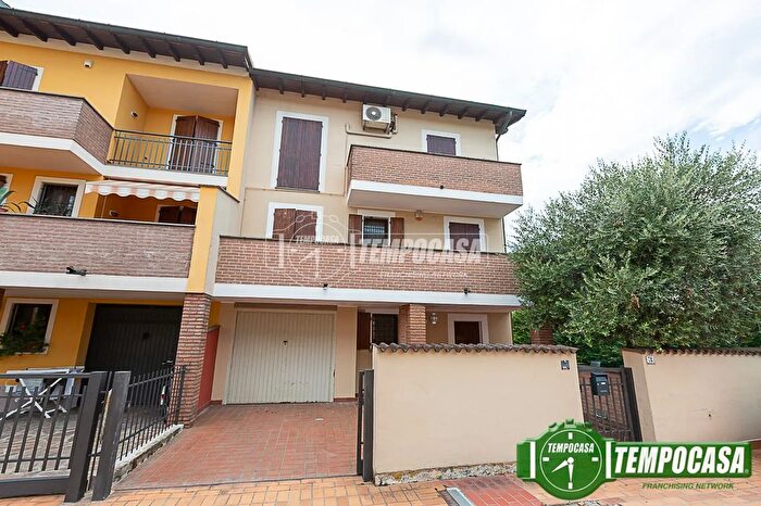 Casa con 5 locali in vendita in Viale Rimembranze, Madignano