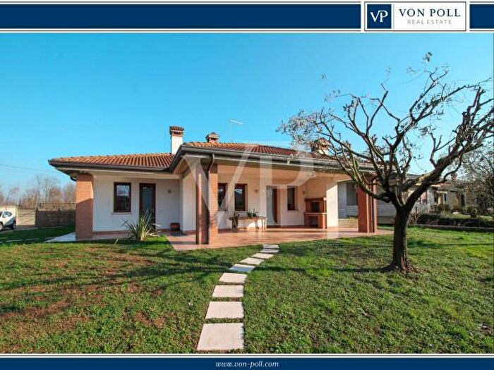 Casa quadrilocale in affitto in Via Galileo Galilei, Tezze Sul Brenta