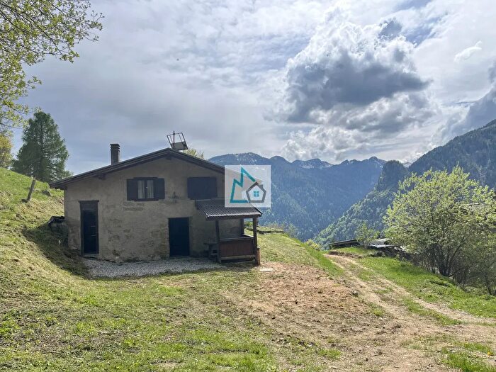 Casa trilocale in vendita in Val di Daone Località Varassone, Valdaone