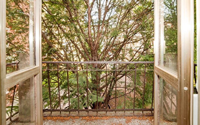 Casa con 6 locali in vendita in Viale Nino Bixio, Verona