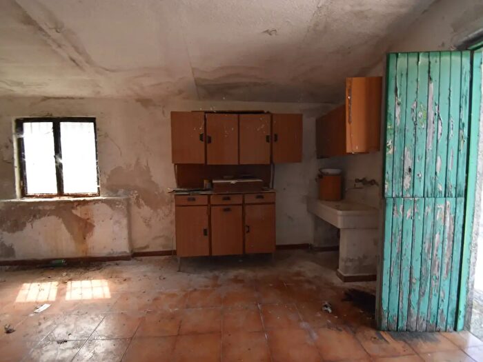 Appartamento con 6 locali in vendita in Via Pedale, Sassano