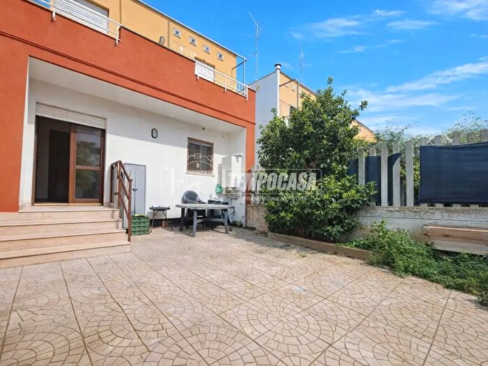 Casa quadrilocale in vendita in Via Don Giuseppe Mazzone, Casamassima