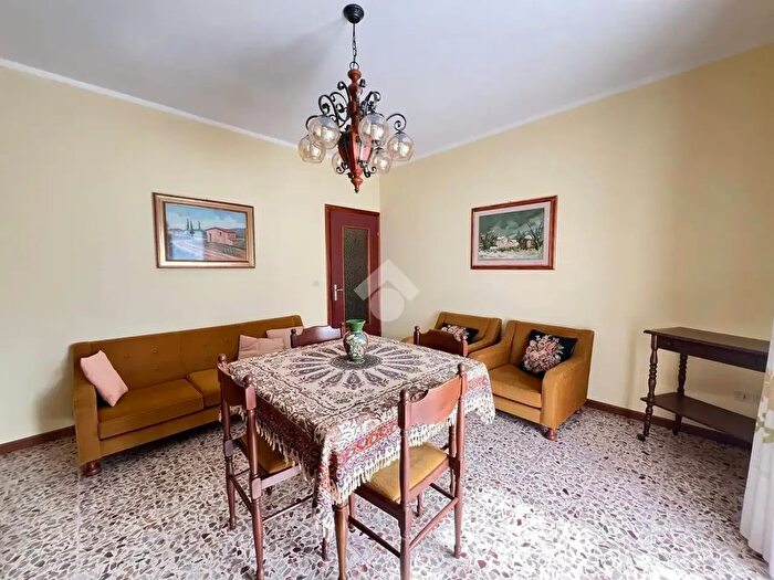 Appartamento quadrilocale in vendita in Via Gian Battista Moroni, Fino Del Monte