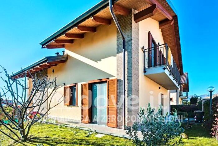 Casa con 6 locali in vendita in Via Giacomo Leopardi, San Gillio