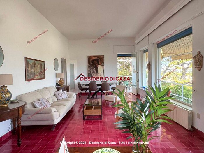 Casa quadrilocale in affitto in Lungomare Cristoforo Colombo, Vergine Maria, Palermo