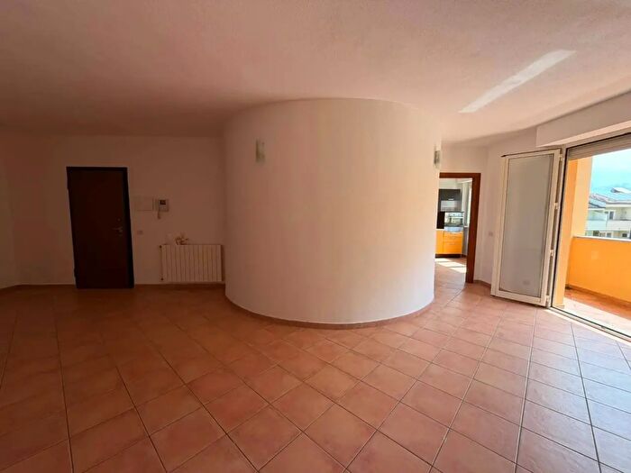Appartamento con 5 locali in vendita in Via Copernico, Olbia