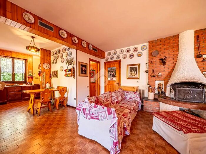Casa con 5 locali in vendita in Via della Libertà, Cerro Veronese