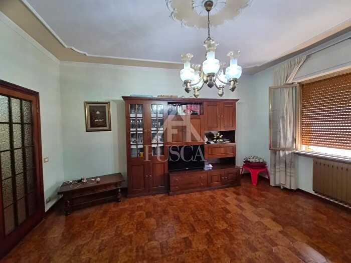 Appartamento con 5 locali in vendita in Via Sarzanese, Lucca