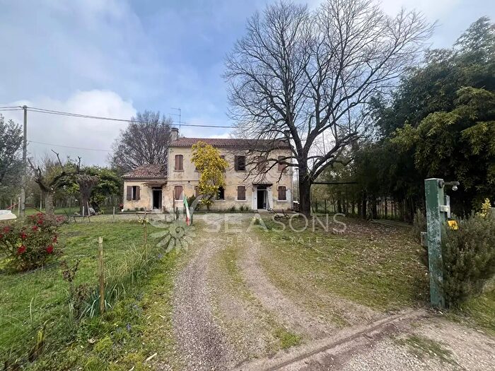 Casa con 12 locali in vendita in Via Ludovico Ariosto, San Stino di Livenza
